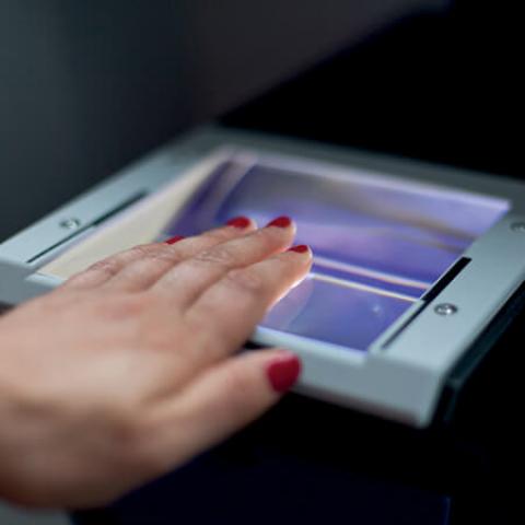 TP 5300 palmprint scanner IDEMIA